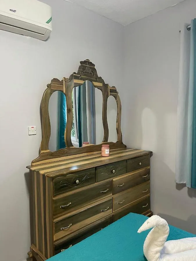 Apartment Jamrock Suites Kingston