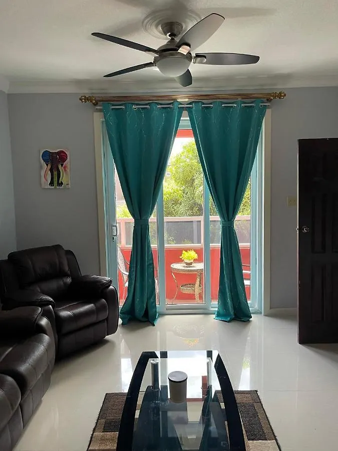 Jamrock Suites Kingston 0*,  Jamaica